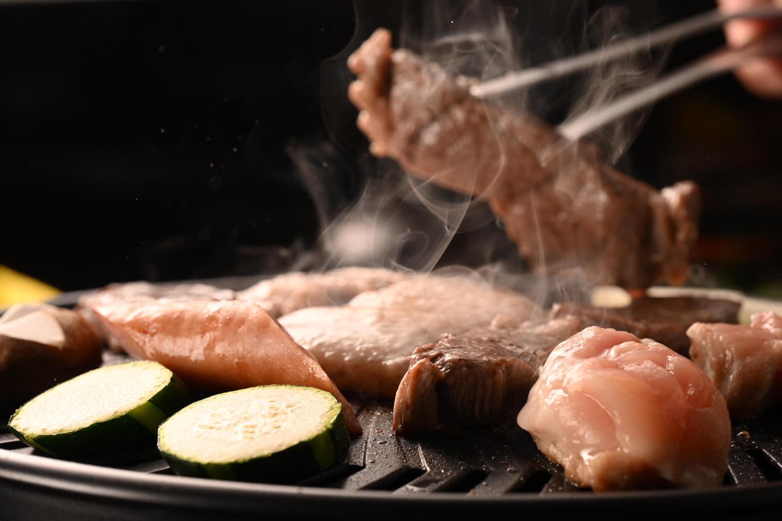 満腹！三種のお肉で肉三昧！『牛リブロース・熊野ポーク・紀の国みかんどり』食べ放題プラン