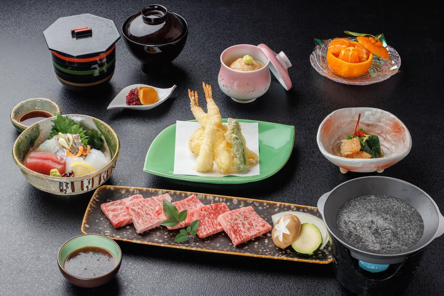 選べる熊野牛（石焼きor鋤焼き）と季節の旬菜会席