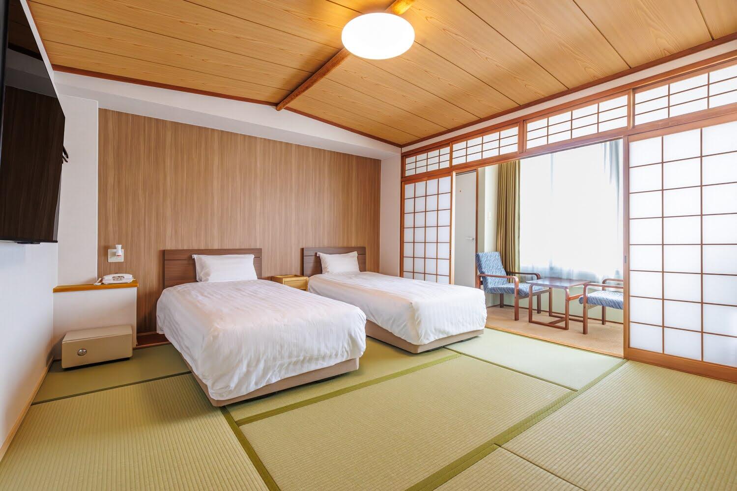 2階海側8畳ベッドルーム　トイレ付